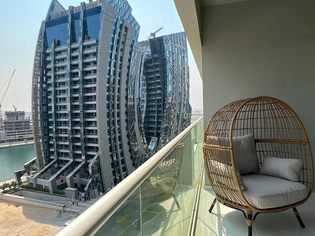 Apartment Keyrock Living - 1Br At Reva Residence With Lake View Dubai